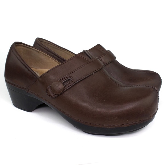 Dansko Shoes - Dansko Brown Leather Clogs in Excellent Condition